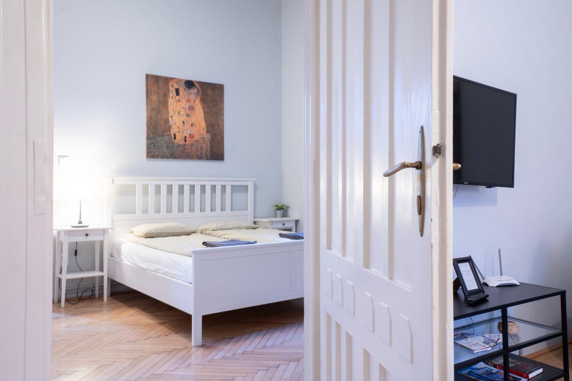 Super Comfort Apartment With 3 Rooms Next To Opera Budapest Bagian luar foto