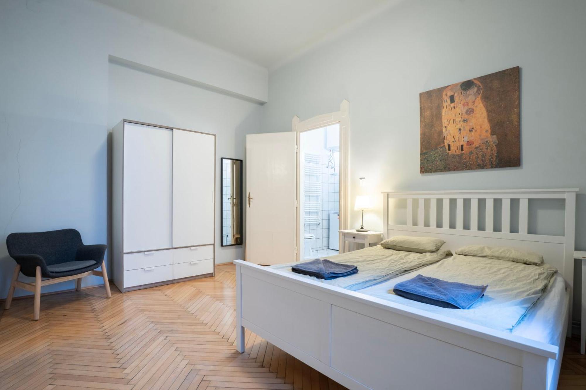 Super Comfort Apartment With 3 Rooms Next To Opera Budapest Bagian luar foto